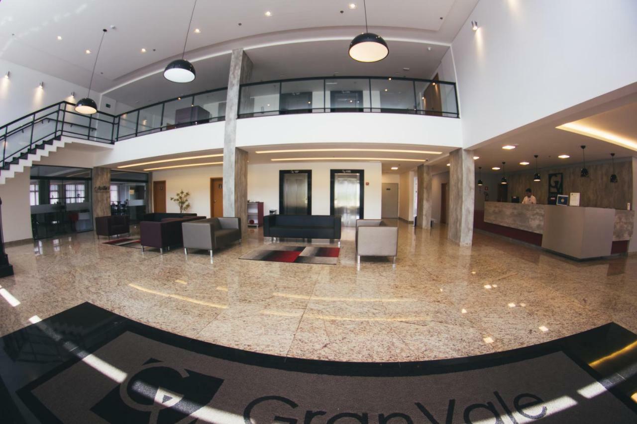 Summit Suites Hotel Cacapava Buitenkant foto