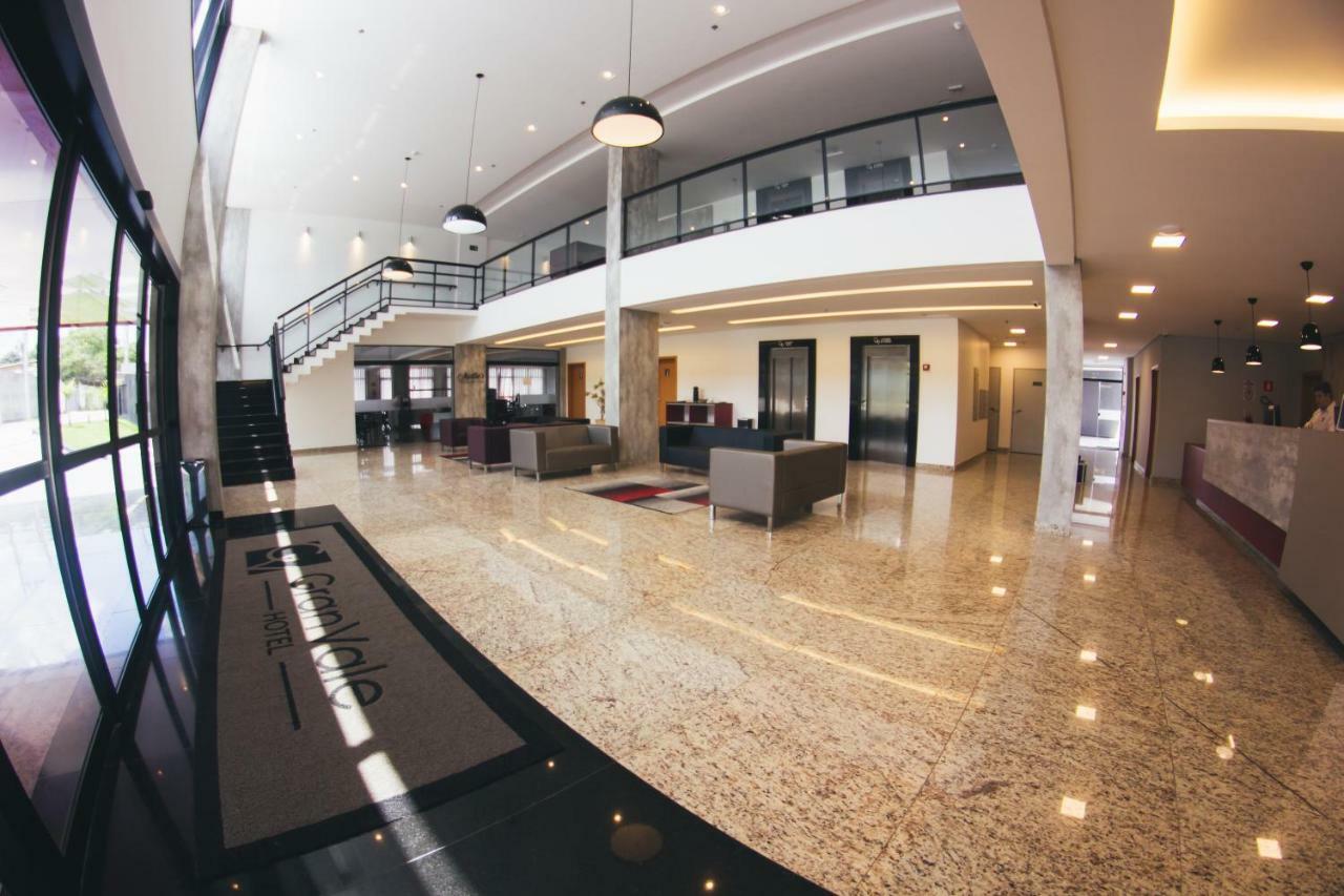 Summit Suites Hotel Cacapava Buitenkant foto