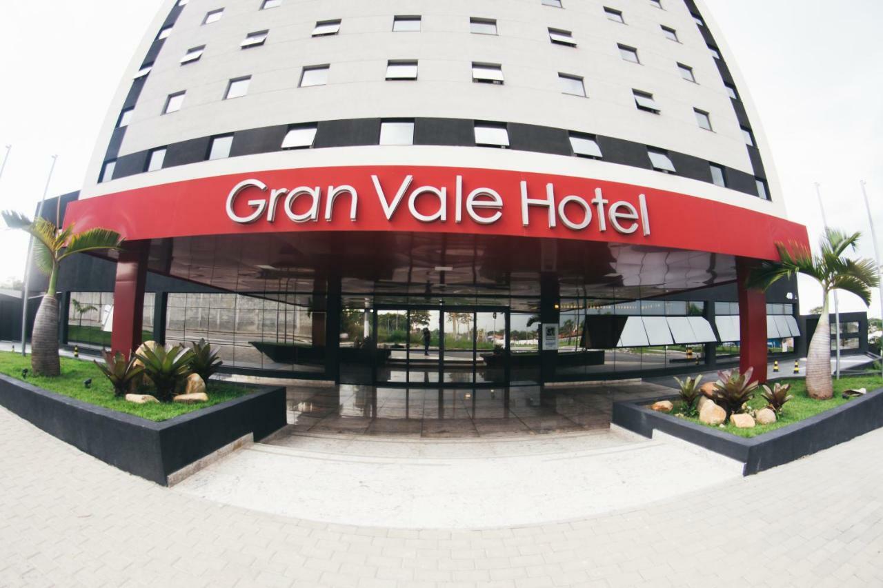 Summit Suites Hotel Cacapava Buitenkant foto